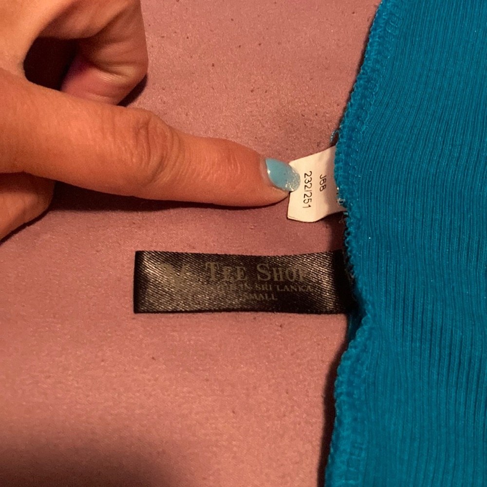 Victoria’s Secret Ribbed Tank - Picture 8 of 8